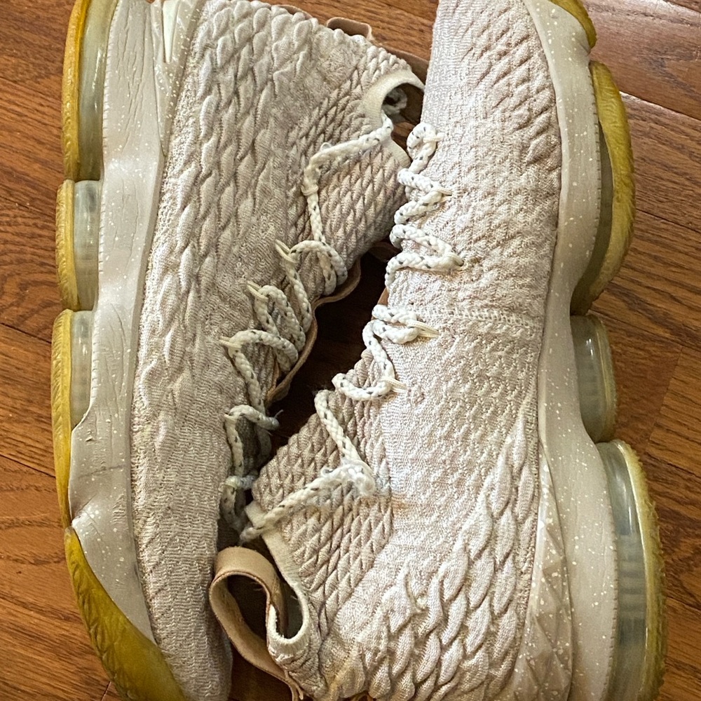 Nike LeBron 15 XV Ghost tan size 13